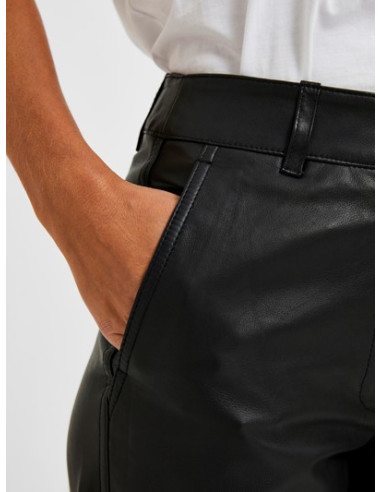 SELECTED FEMME-MARIE