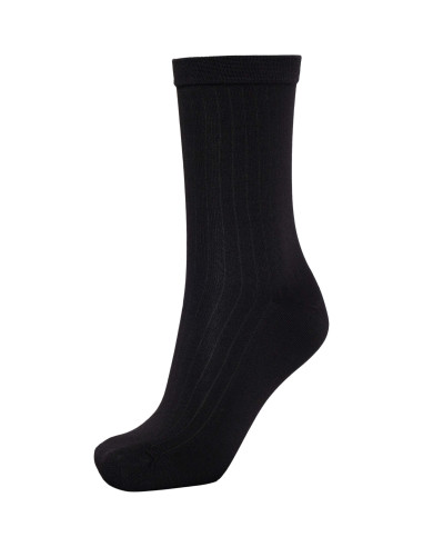 SELECTED FEMME-BOBBY